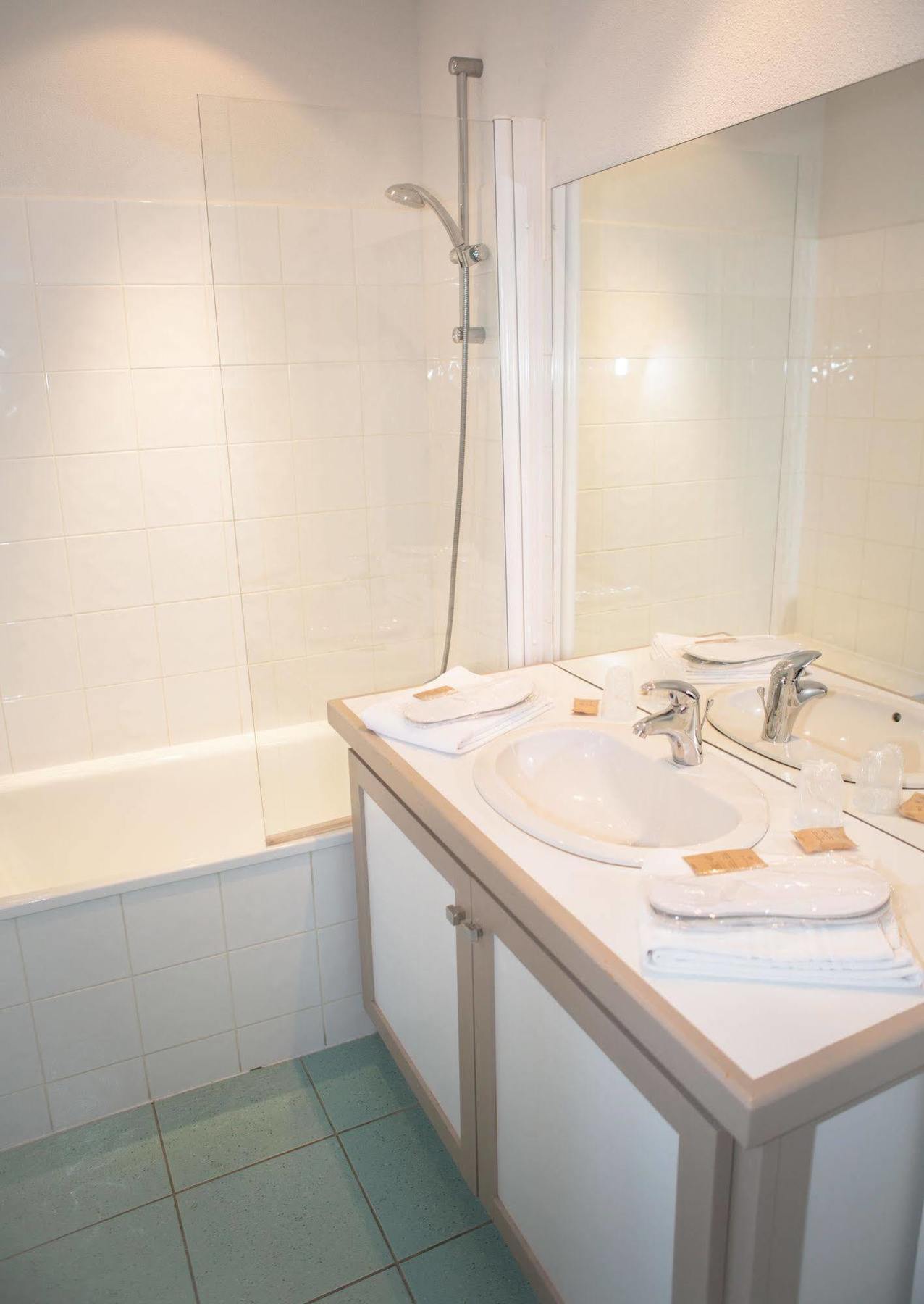 Hotel Autre Mer นัวร์มูติเย-ออง-ลิล ภายนอก รูปภาพ