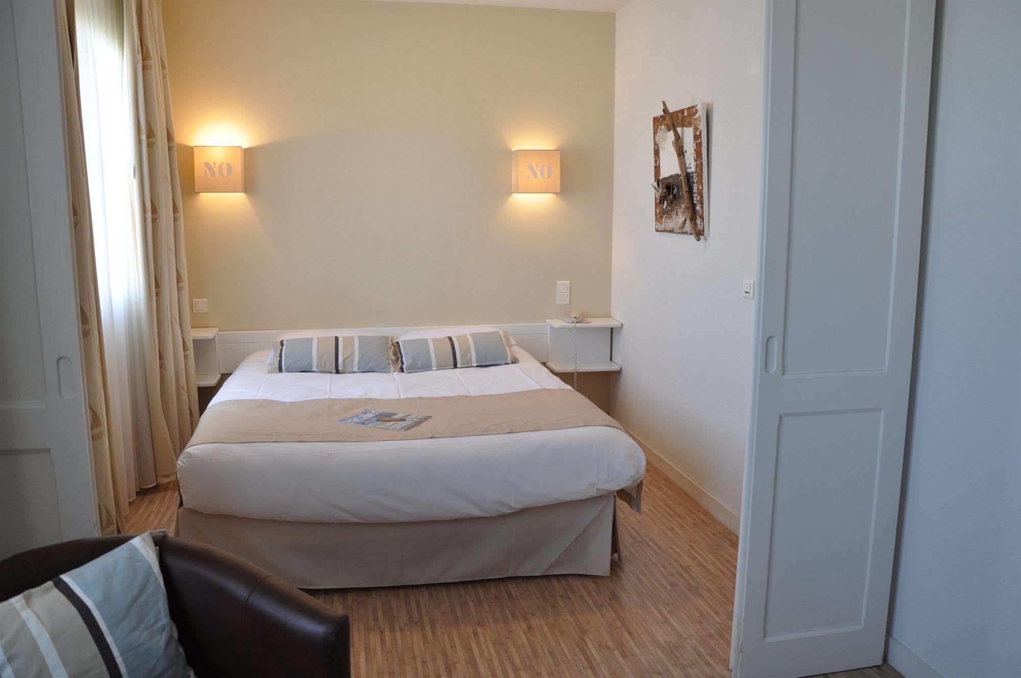 Hotel Autre Mer นัวร์มูติเย-ออง-ลิล ภายนอก รูปภาพ